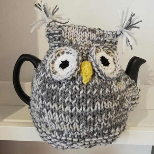 handmade in ireland Owl Tea cosy