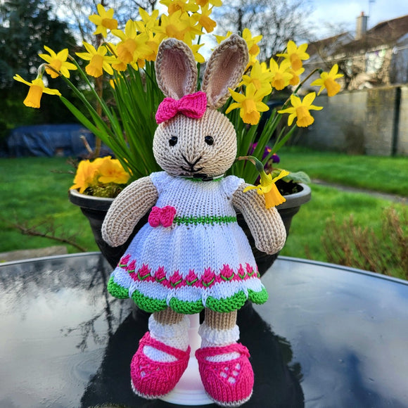 Knitted bunnies for Spring time